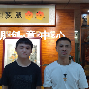 广州市**服装有限公司
(ISO 9001)